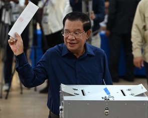 Ông Hun Sen sẽ làm việc tới ít nhất là năm 2033