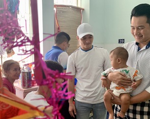 Nguyễn Phi Hùng, Lê Minh Thành… tiếp thêm nghị lực cho bệnh nhi ung thư