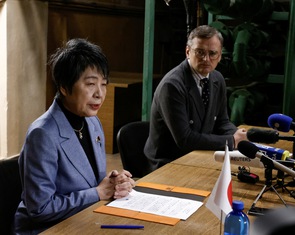 Ngoại trưởng Nhật Bản bất ngờ thăm Ukraine