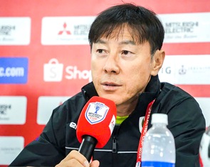 Hòa Lào, HLV Shin Tae Yong chỉ trích ASEAN Cup làm hại cầu thủ