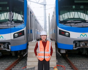 Nhìn thành phố từ buồng lái: Cảm nhận đặc biệt của nữ lái tàu metro