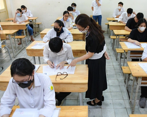 Hà Nội giảm gần một nửa học phí năm học 2023-2024