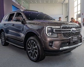 Ford Everest Platinum mới đến Việt Nam: 1,545 tỉ, công nghệ hàng đầu