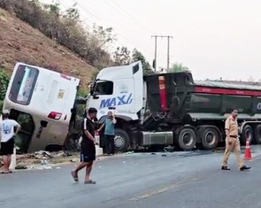 Vợ chồng bác sĩ hoãn công tác, ứng cứu nạn nhân vụ tai nạn xe chở đoàn Cục Quản lý thị trường TP.HCM