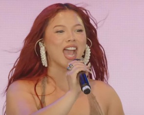 Tin tức giải trí 15-4: Nữ ca sĩ gốc Việt đầu tiên biểu diễn ở Coachella