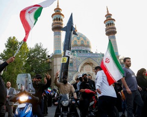 Tin tức thế giới 17-4: Phương Tây siết trừng phạt Iran