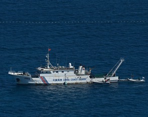 Hải cảnh Trung Quốc tuyên bố xua đuổi tàu Philippines khỏi bãi cạn Scarborough
