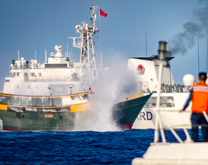 Cố vấn an ninh Philippines đòi trục xuất phái đoàn ngoại giao Trung Quốc