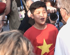 Cậu bé Điện Biên kể chuyện hát 'Hello Vietnam' tặng Bộ trưởng Quân đội Pháp trên đồi A1