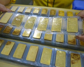 Giá vàng thế giới bật tăng kéo giá trong nước lên 90,2 triệu đồng/lượng