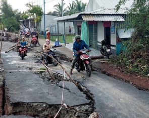 Mưa khiến vùng đệm U Minh Thượng sạt lở thêm: Địa phương có giải pháp gì?