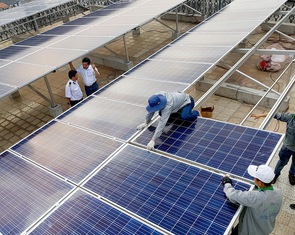 Thường trực Chính phủ: Cần làm rõ điện mặt trời mái nhà không sử dụng hết được bán thế nào?