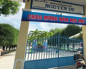 Đề xuất công an vào cuộc vụ phụ huynh xông vào lớp đánh học sinh lớp 8