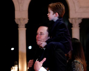 Tỉ phú Elon Musk chuyển đến khu nghỉ dưỡng Mar-a-Lago làm hàng xóm ông Trump