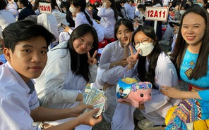 Trường THPT Hùng Vương: hội thu heo đất - bội thu niềm vui