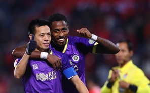 Văn Quyết tỏa sáng giúp Hà Nội FC giành 3 điểm