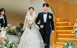 Kết thúc của phim Hôn nhân hợp đồng: Yeonwoo từ bỏ tất cả để thay đổi quá khứ?