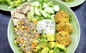 Salad kiều mạch mix đậu lăng, ăn nhiều không lăn tăn về cân nặng!