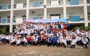 Chào năm học mới thật tưng bừng cùng teen Trường THPT Nguyễn An Ninh