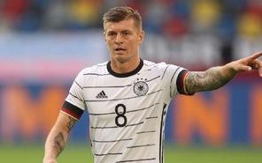 Tin tức thể thao sáng 23-2: Benzema 'đốt lưới nhà'; Toni Kroos tuyên bố quay lại tuyển Đức
