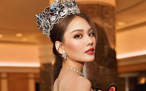 Hoa hậu Mai Phương đổi vật phẩm đấu giá tại Miss World