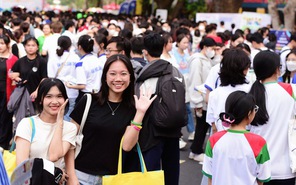 Tư vấn tuyển sinh hướng nghiệp 'nóng' chuyện học phí, ngành học mới, liên ngành