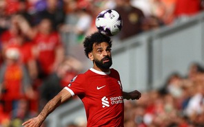 Salah ghi bàn trở lại, Liverpool thắng Tottenham 4-2