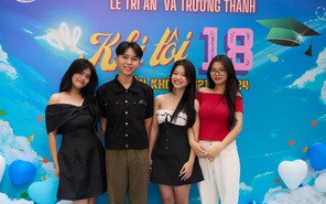 Teen 12 Trường THPT Ten Lơ Man thổi nến mừng sinh nhật tuổi 18