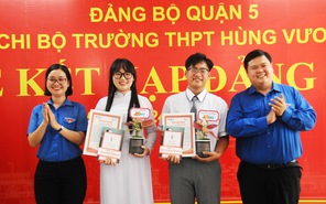 Hai học sinh Trường THPT Hùng Vương được vinh dự kết nạp Đảng