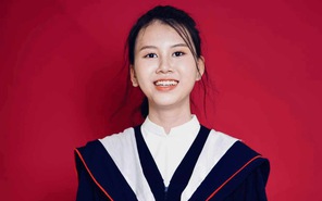 Nữ sinh Trường THPT chuyên Bình Long (Bình Phước) bất ngờ lập 'hattrick' thủ khoa