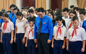 Lễ viếng Tổng Bí thư Nguyễn Phú Trọng tại Hội trường Thống Nhất: Nhớ nhà lãnh đạo đức độ, tài năng