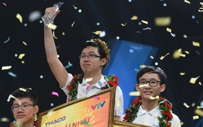 Cậu bé Google Phan Đăng Nhật Minh giành vòng nguyệt quế Đường lên đỉnh Olympia năm thứ 17