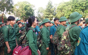 Tuổi trẻ quận Tân Phú tự hào tiếp bước truyền thống cha anh trong ngày nhập ngũ