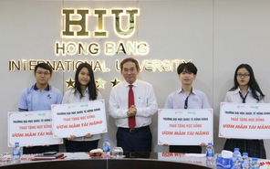 ĐHQT Hồng Bàng trao học bổng "Ươm mầm tài năng" cho học sinh đạt giải KHKT cấp quốc gia