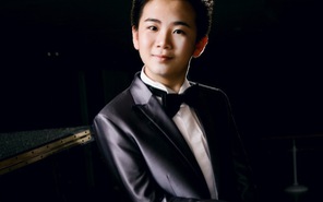 Thần đồng piano 13 tuổi Peter Leung trở lại Việt Nam với đêm nhạc Peter Leung: a piano prodigy