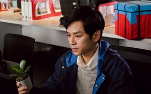 Sau “Mắt biếc”, Trần Nghĩa lại vào vai chàng trai si tình trong MV mới của Mr.Siro