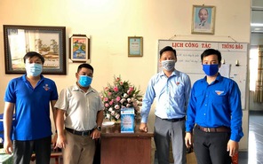 Áo xanh Tân Sơn Nhì xung kích chống dịch bệnh Covid-19