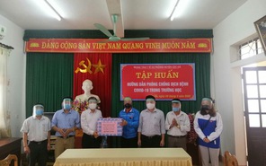 Thầy trò trường THPT Nguyễn Văn Trỗi (Hà Tĩnh) tiếp lửa “chiến sĩ ngành y”