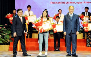 Tuyên dương điển hình học tập và làm theo tấm gương đạo đức Hồ Chí Minh