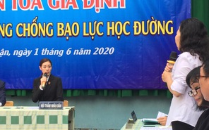 Hoa hậu Khánh Vân làm... Hội thẩm nhân dân