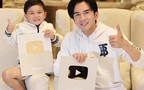 Đan Trường và con trai cùng nhận nút bạc YouTube