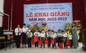 Ngày khai trường 'đặc biệt' của học sinh trường Phổ thông Nguyễn Đình Chiểu