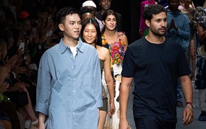 Ra mắt thương hiệu tại Milan Fashion Week, NTK Phan Đăng Hoàng tái hiện tuổi thơ qua lăng kính Gen Z.