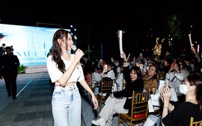 Lê Dương Bảo Lâm, HIEUTHUHAI bất ngờ xuất hiện tại buổi offline fan Hoa hậu Thùy Tiên