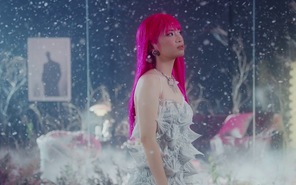 Câu chuyện trong "Có đâu ai ngờ" được Cầm kể tiếp trong MV "Mưa ơi đừng rơi"