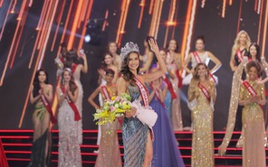 Chiến thắng bất ngờ của người đẹp Brazil tại Miss Charm 2023
