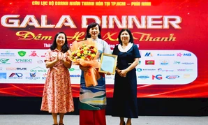 Xúc động chương trình trao tặng đỡ đầu đến 20 trẻ mồ côi đến tuổi trưởng thành