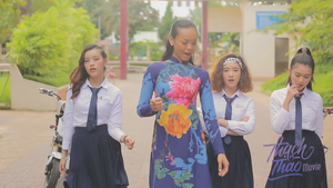 Tùng Maru, Mai Ngô dạy vũ đạo cho hơn 150 học sinh Kon Tum