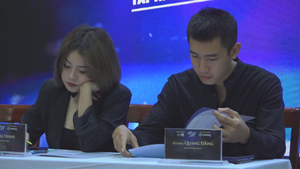 Cặp đôi Quang Đăng - Thái Trinh hào hứng làm giám khảo cuộc thi cho sinh viên