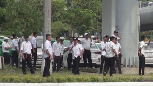Tài xế nhiều hãng taxi phản đối Grab, xe dù hoạt động tại Sân bay quốc tế Đà Nẵng